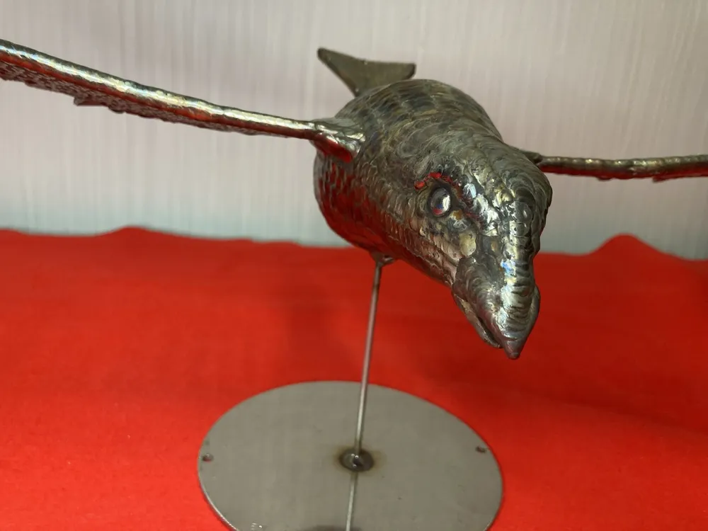 「平和の象徴 “羽ばたく鳩”2」 写真1
