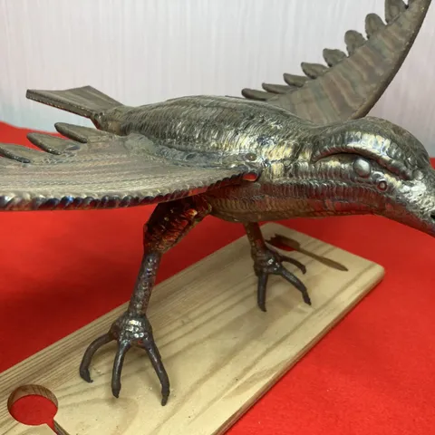 「平和の象徴 “羽ばたく鳩”1」